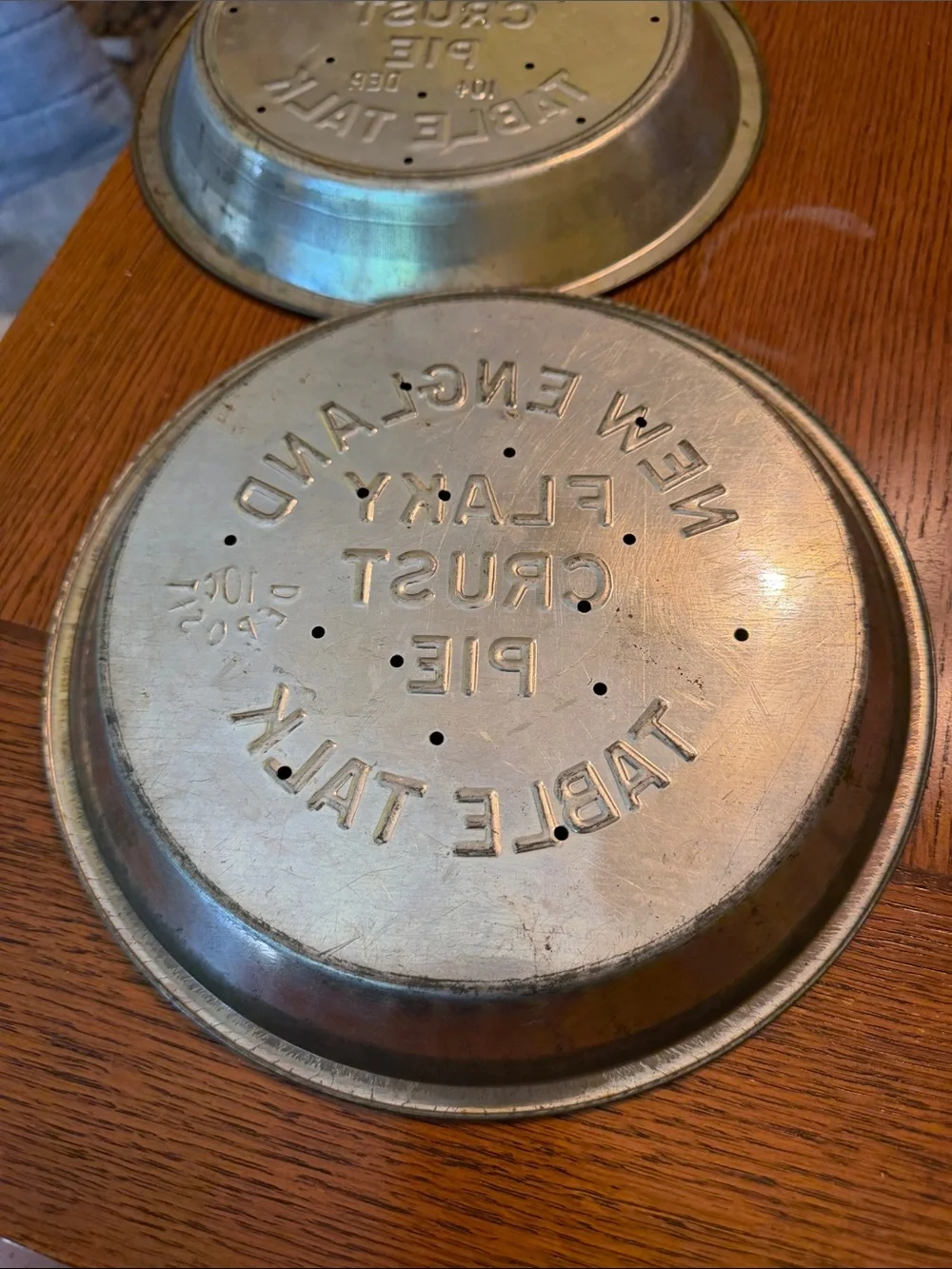 2 Vintage New England Table Talk Flaky Crust Pie Tin 10 Cent & Rival Vented 9